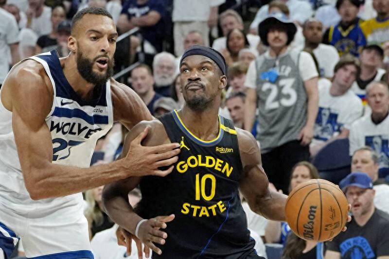 NBA playoffs Western Conference semifinals G1 Butler, who carried the team, was worried about the injured Curry after the game