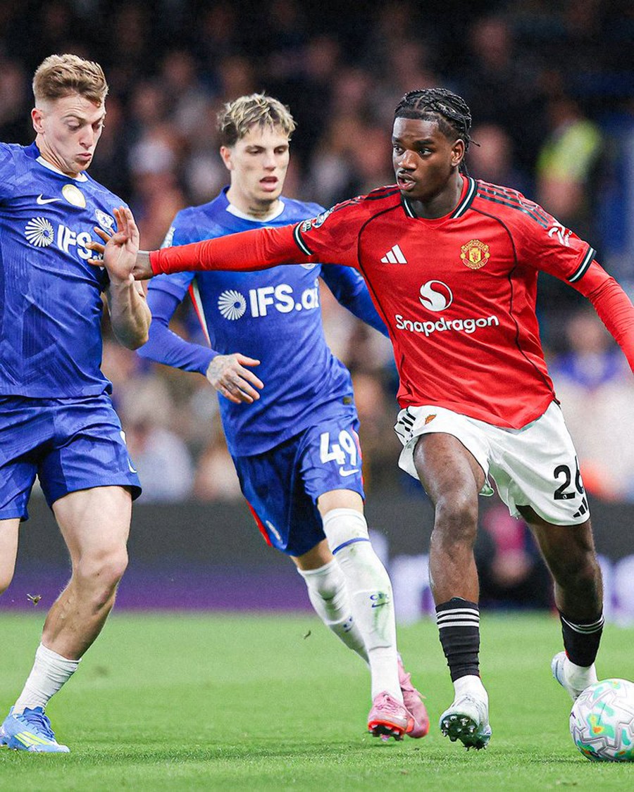 Yoro may lose his starting spot at Manchester United; despite a minor injury, he could still fall out of favor! The £1 million defender impresses Carrick.