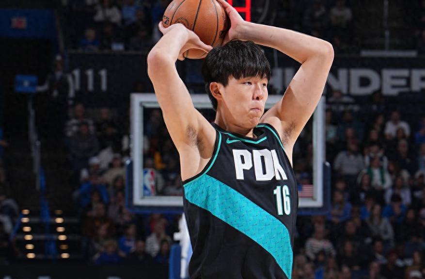 Yang Hansen scores 0 points, 1 rebound, 1 assist and gets dunked on! Hawks win 4th straight by defeating Trail Blazers, Kuminga scores 20+7, Clingan gets double-double.