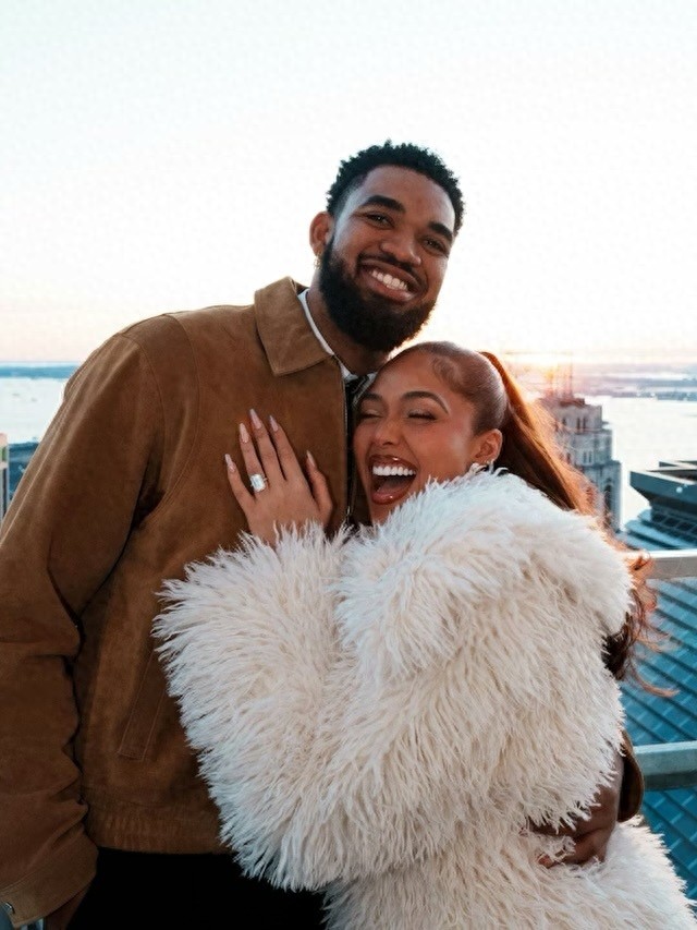 Towns scores a double celebration! Announces engagement to longtime girlfriend Woods and leads Knicks to a comeback win over the Cavaliers in year-end clash