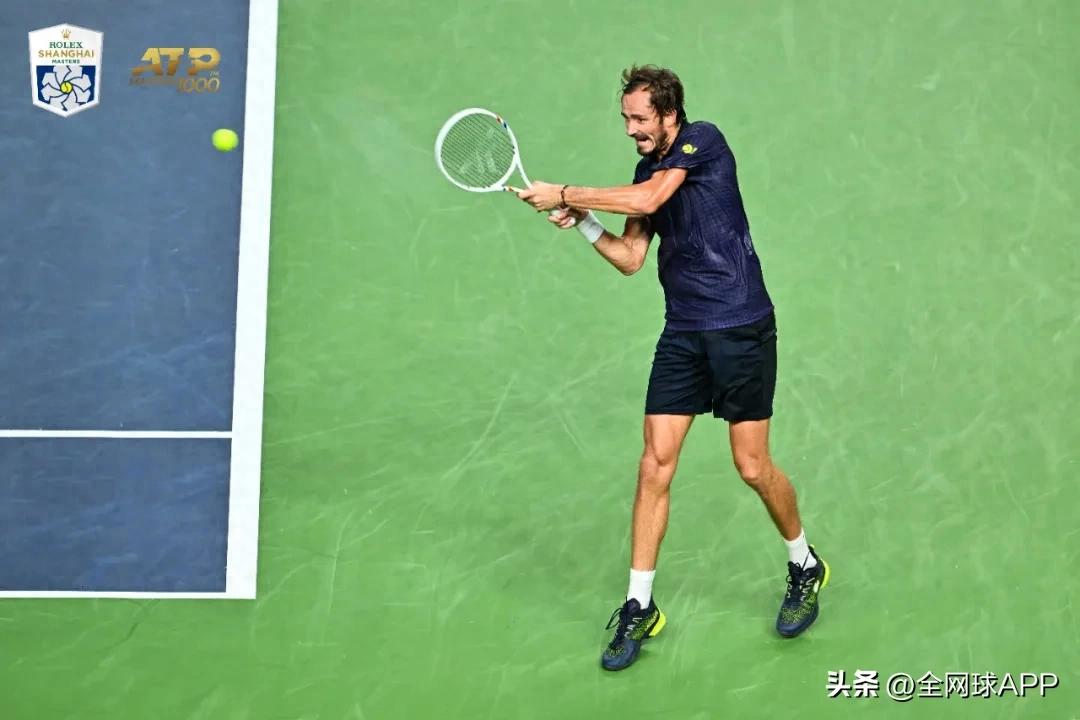 Day 8 of the 2025 Shanghai Rolex Masters: Medvedev Claims First Victory Over Tiafoe, Set to Face De Minaur in Quarterfinals