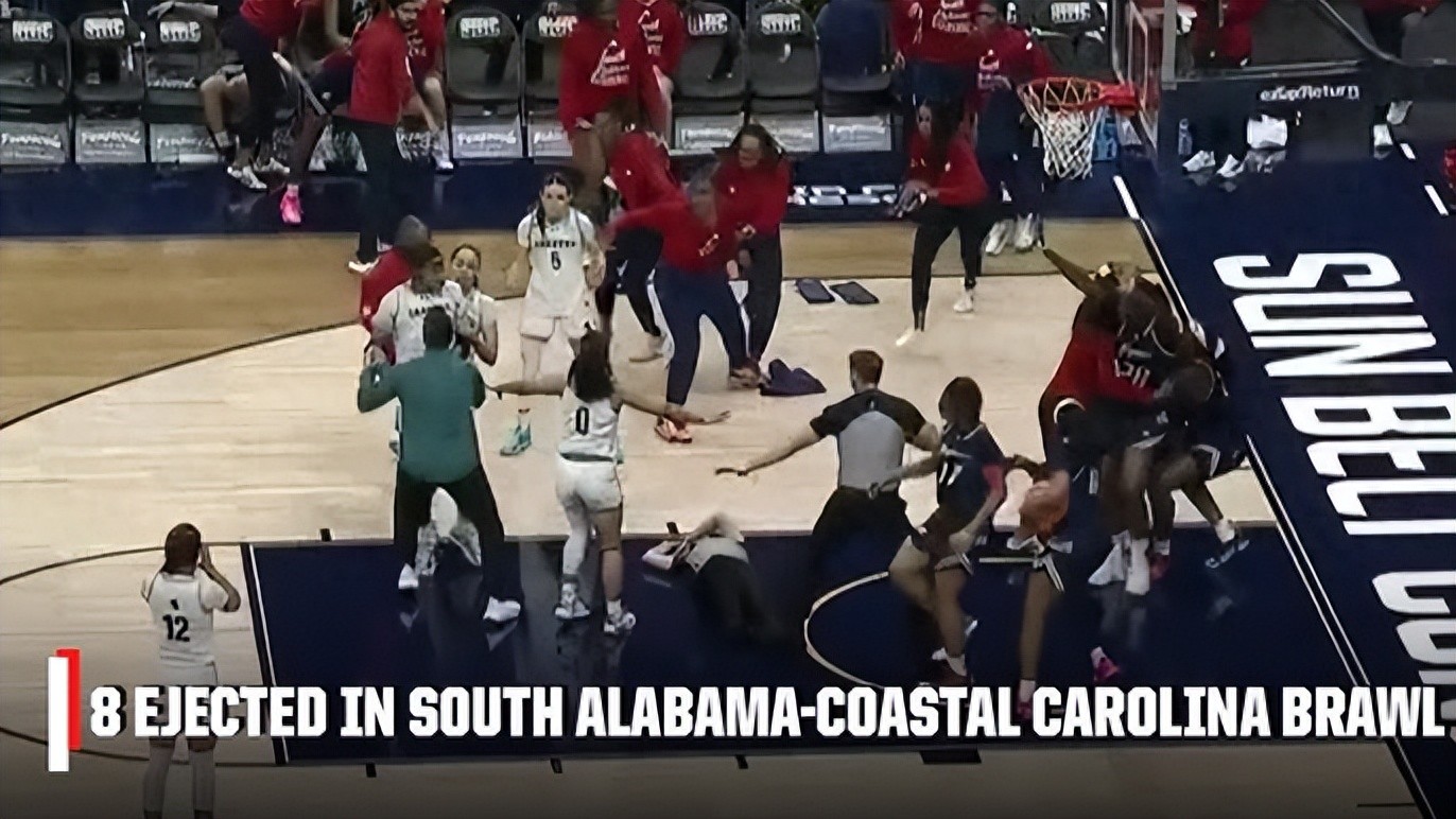 Rare! NCAA Women's Basketball Erupts in Brawl: 8 Players Ejected, Female Referee Injured and Falls to the Court