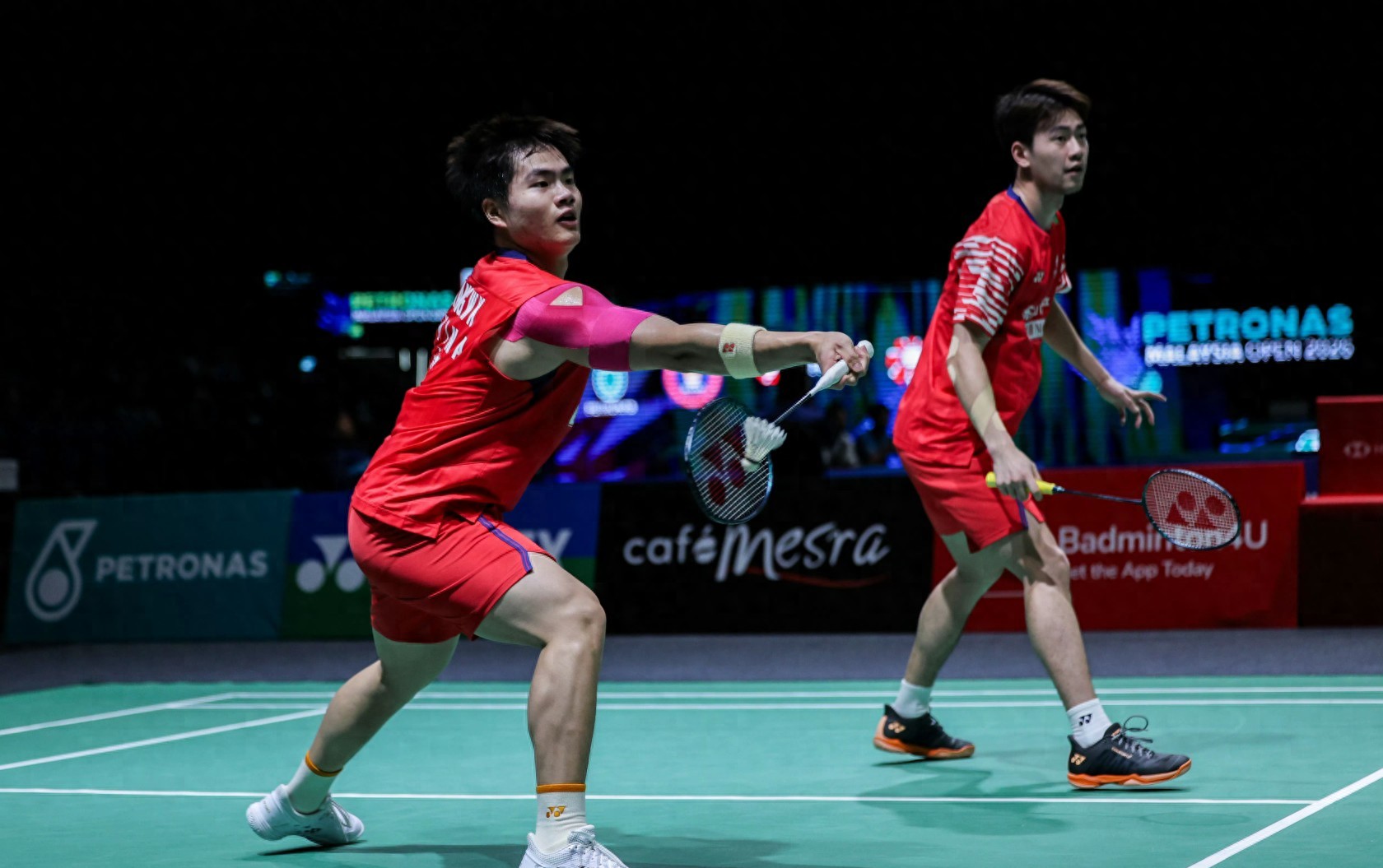 Latest update from the India Open Badminton Tournament: Team China has an impressive record of 2 wins and 1 loss.