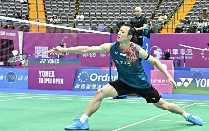 Wang Ziwei swept the Chinese Taipei killer and reached the top 4 of the men's singles in Taipei for the fifth time in his career