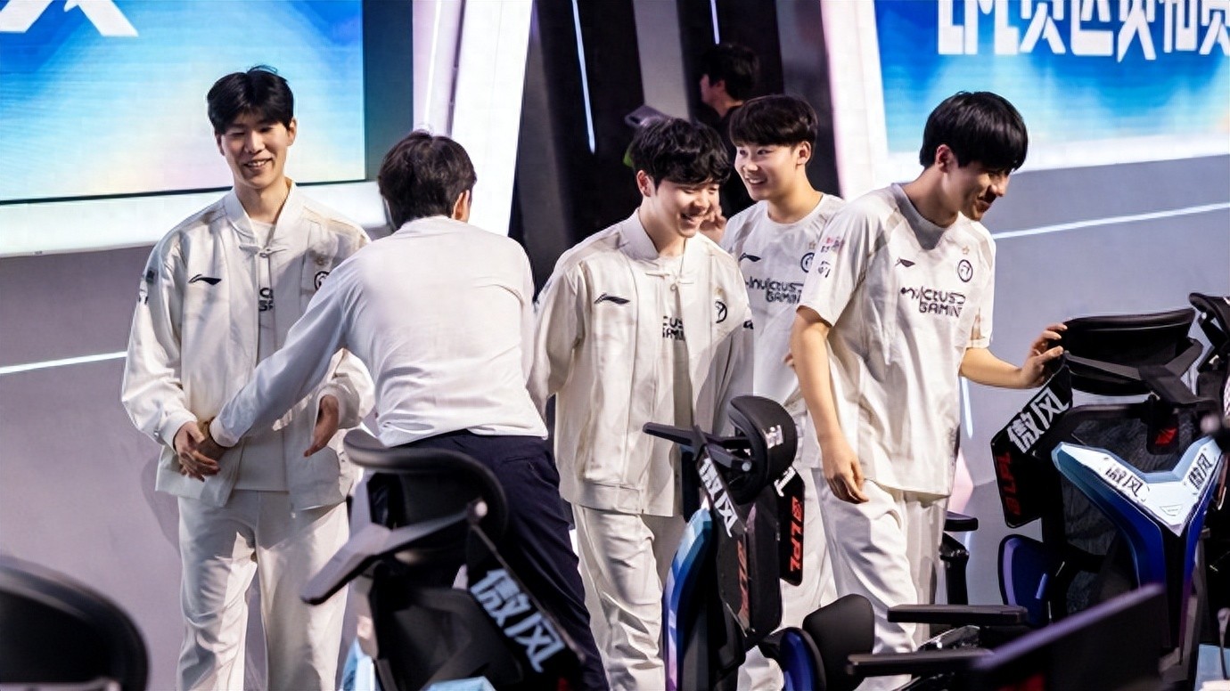 LPL’s full-strength team advances to the World Championship! Rookie confidently declares: I’ve rarely lost when playing against T1.