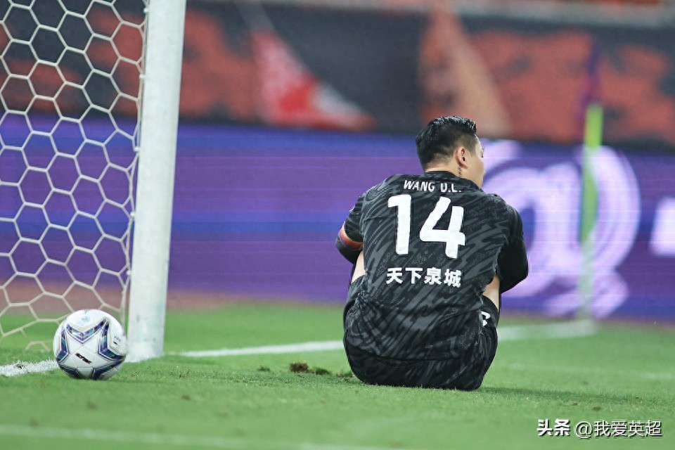 37-year-old Wang Dalei lashes out at Taishan fans: Even after giving his all, he's still seen as an outsider! A single slip-up and he gets labeled.