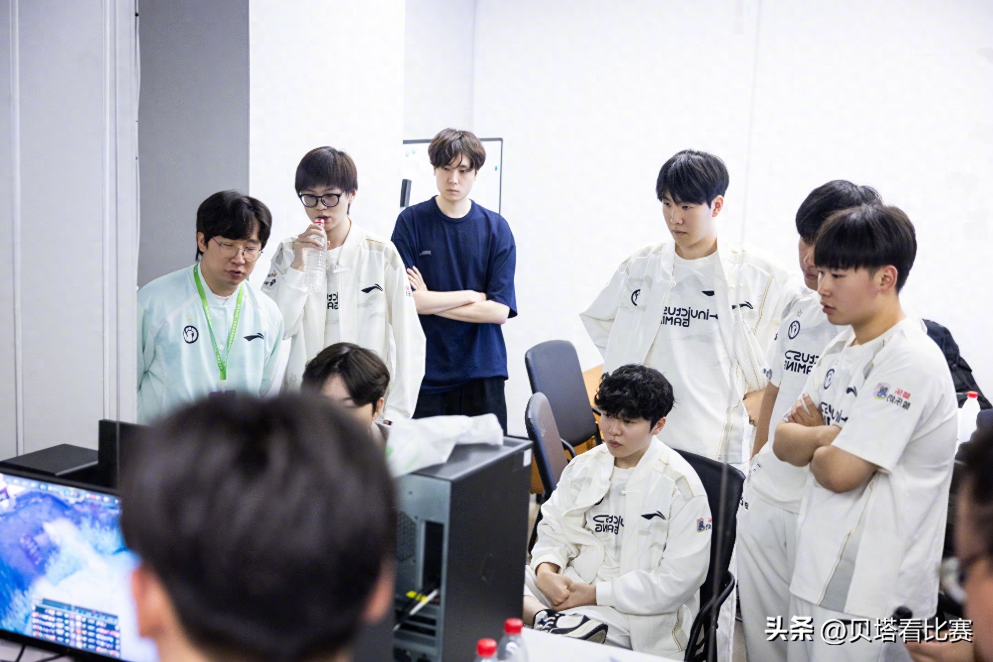 IG was defeated by AL, suffering a severe beating! Fans exploded on the official blog: the top lane matchup was too poor! wei, stop picking Wukong!