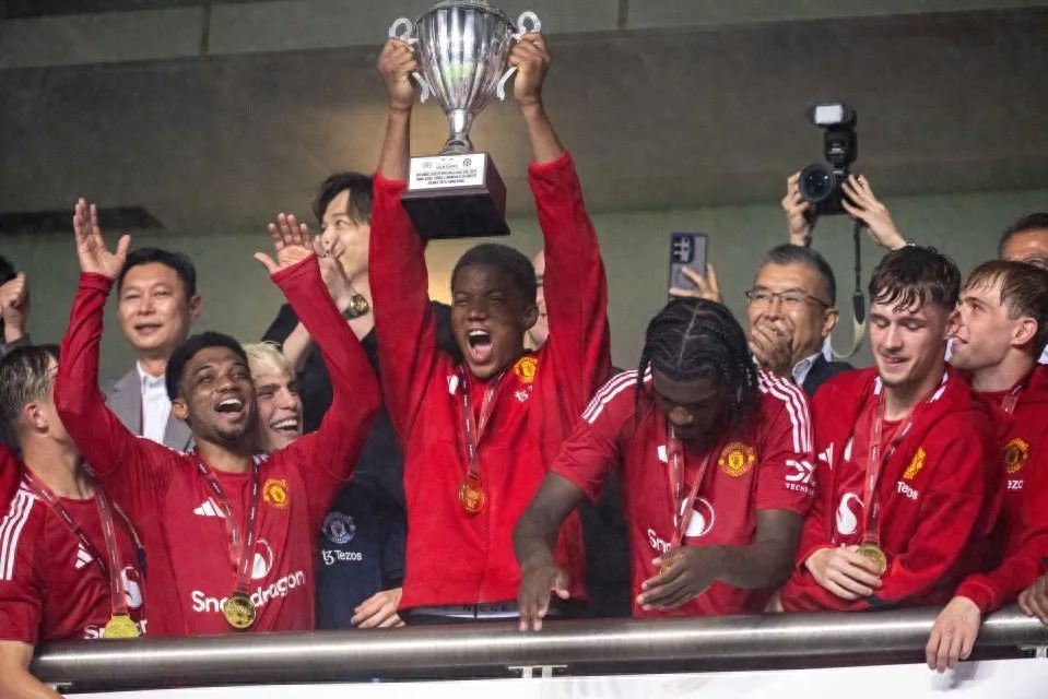 Manchester United won the cup 3-1 Hong Kong team, Amorim insisted that B fee will not leave! If he sells the captain for 100 million, he will be angry