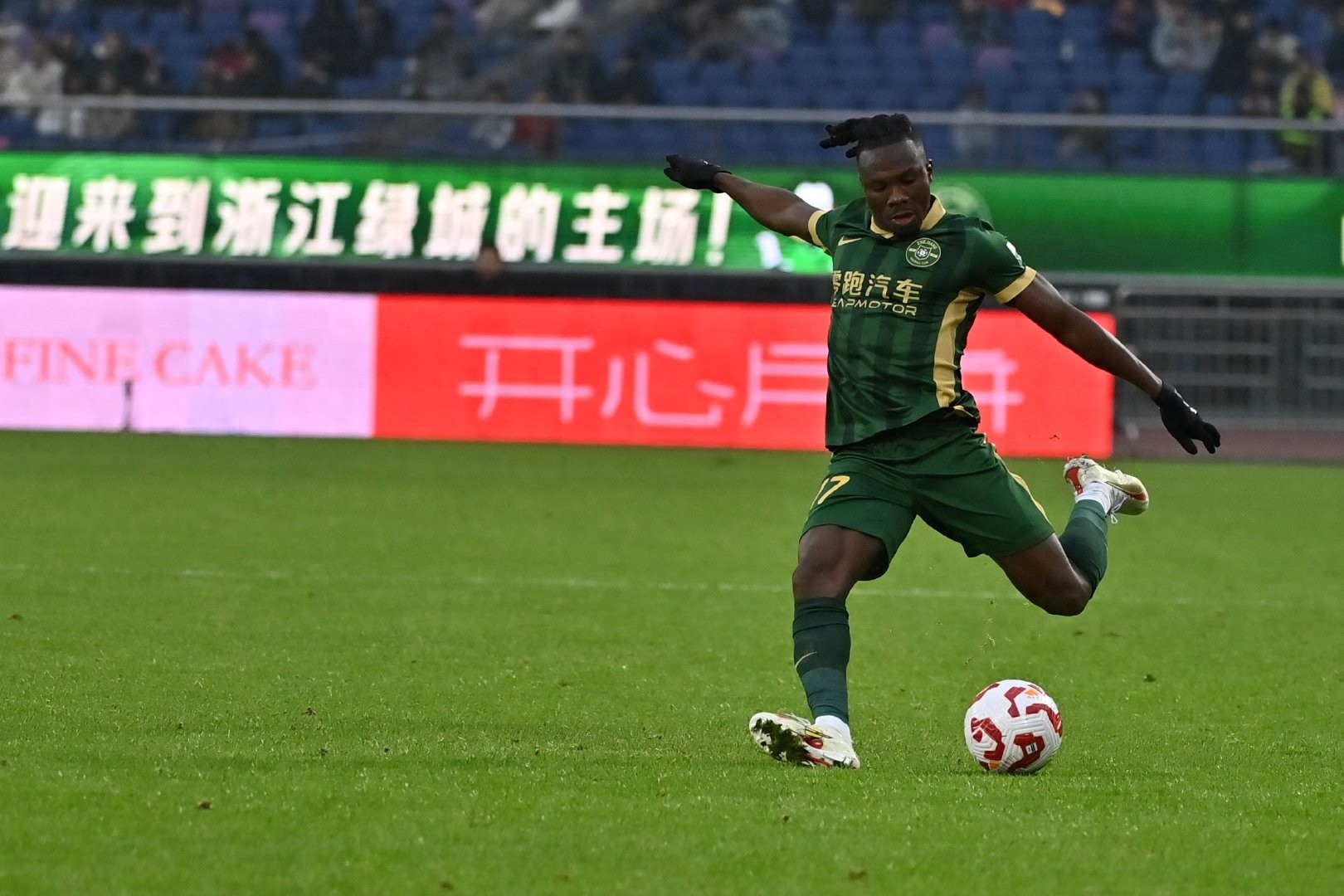 Caneda struggles to solve old and new problems