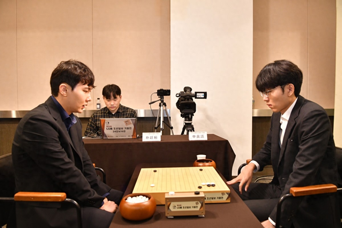 Park Jeong-hwan Lick Shin Jin-jin reached the quarterfinals of the 30th LG Cup, and Korean chess players almost "dominated"