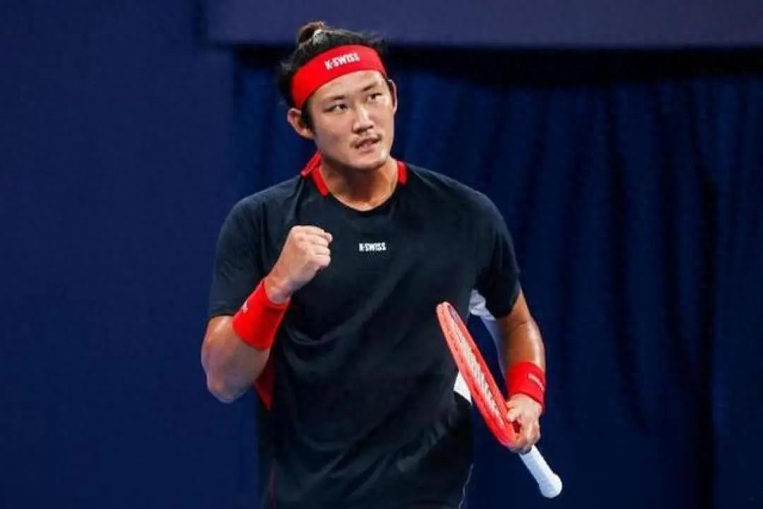 Ending the four-match losing streak! Zhang Zhizhen advances with a comprehensive victory, poised for a breakthrough in the clay season.