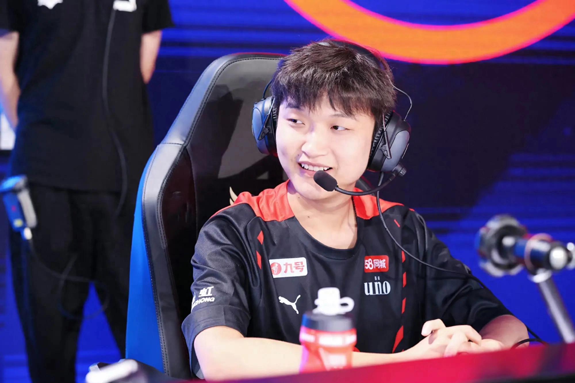 Cat returned to AG to start against eStar, and the winning streak was likely to be ended, and the two teams joined hands to go to Group B