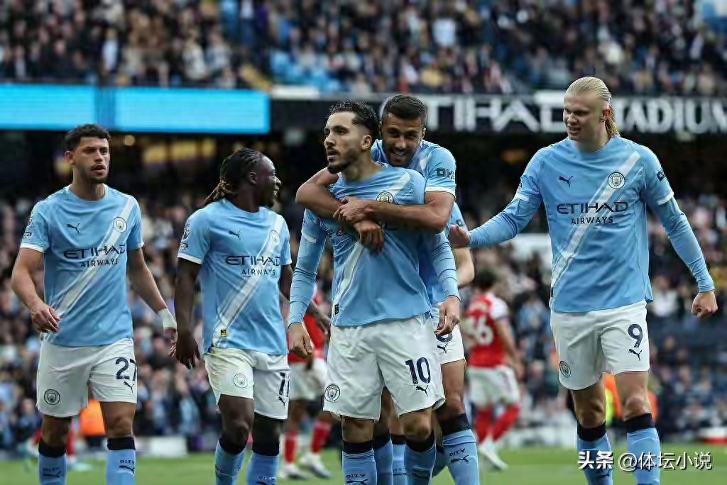 A 1-2 defeat makes Arsenal's title challenge difficult, playing one more game yet leading by only 3 points; Manchester City could clinch the top spot as early as next week.