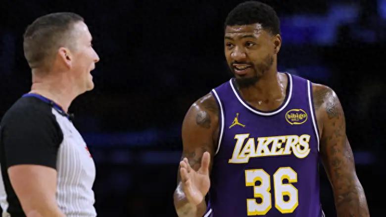 NBA announces fine: Smart gave referee the middle finger during halftime, fined $35,000