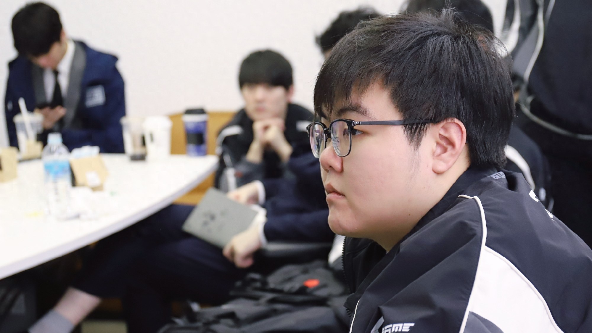 LPL's third seed has a 0-12 record in international matches! GEN intentionally threw games to test OP champions' strength.