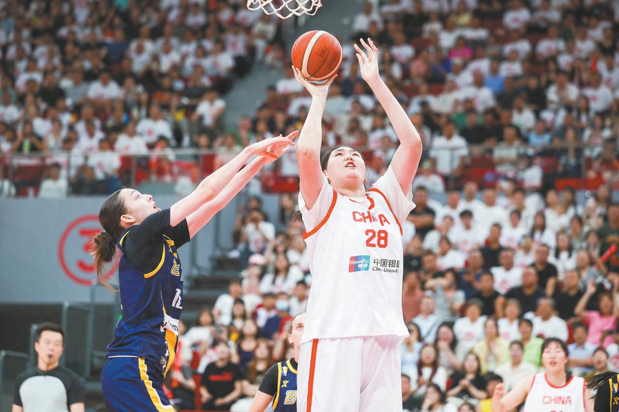 "Women's version of Yao Ming" Zhang Ziyu's debut in the Chinese women's basketball team attracted attention, and the dominance of the inside line was almost inexplicable