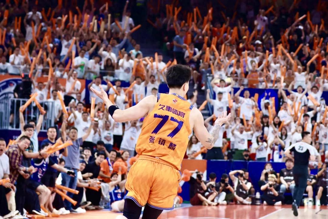 Admit it! Zhang Zhenlin is the best forward in China's active basketball scene.