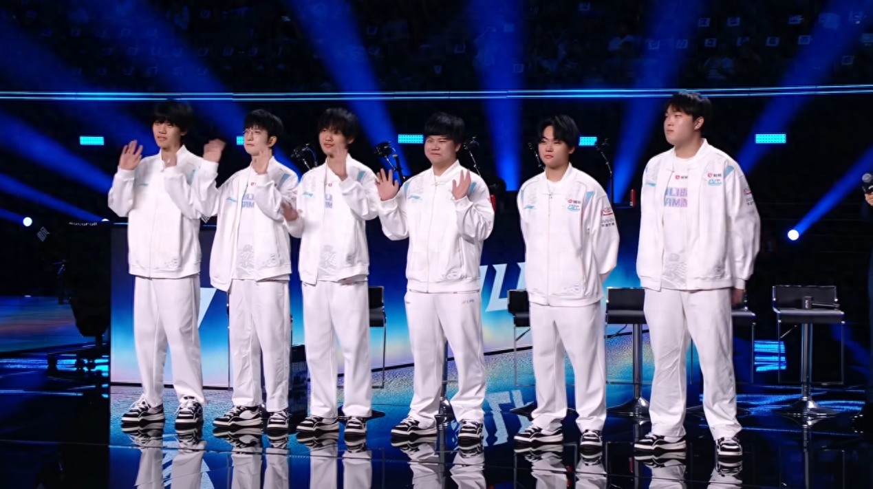 LPL switches to championship mode! Player reveals: S15 practice squad formation begins, aiming for home ground victory