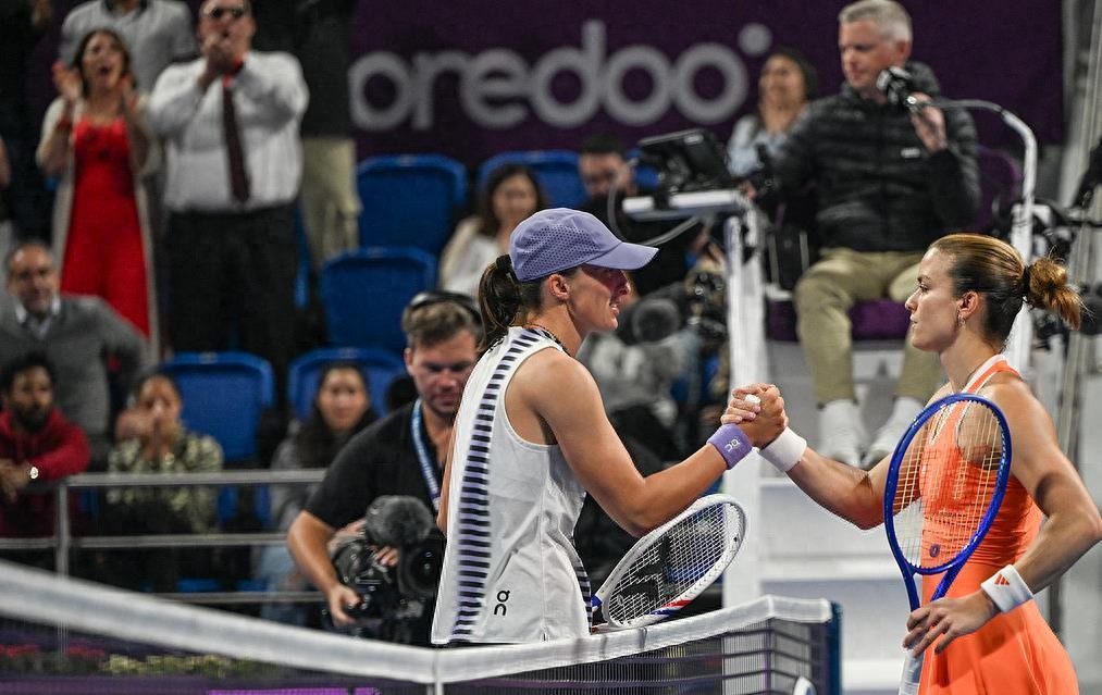 Controversial point sparks a war of words! Swiatek insists she was unaware, while Sakkari counters that she could sense it.