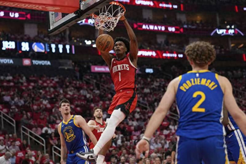 The Rockets, who fought against the odds, successfully extended the battle line, and the 22-year-old Thompson also set a rare record