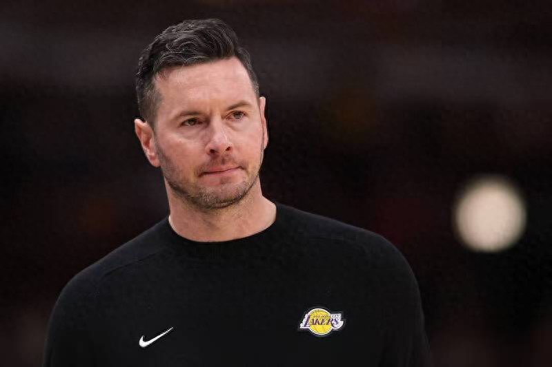 The Lakers were counterattacked at home in the first game of the NBA playoffs, and head coach Redick pointed out the reason