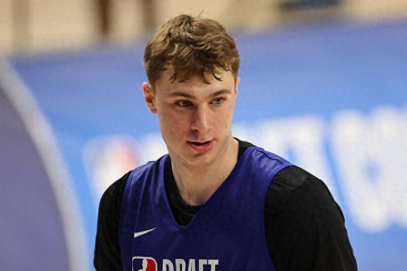 The Mavericks don't trade the No. 1 pick, and it's hard to imagine how much chemistry Flagg's arrival can produce