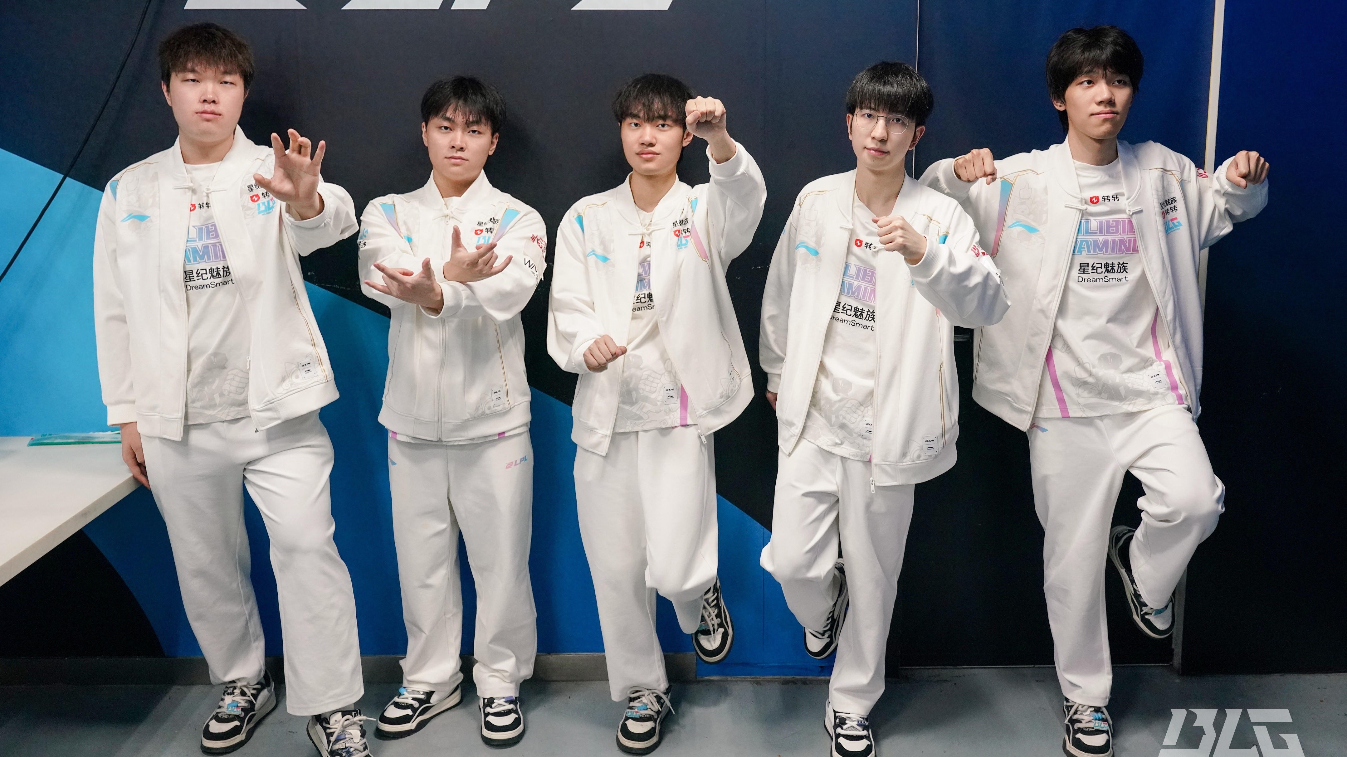 LPL's first disbanded team was born! gave up the all-Chinese class and was counterattacked, and took a holiday half a year in advance to prepare for S16