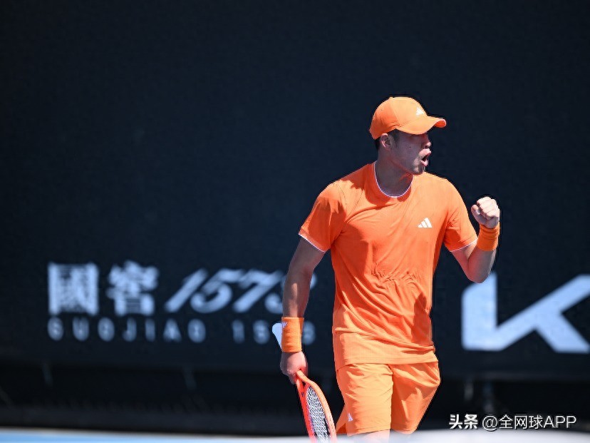 Wu Yibing defeated Nardi 3-1, earning his first main draw win at the Australian Open in his professional career.
