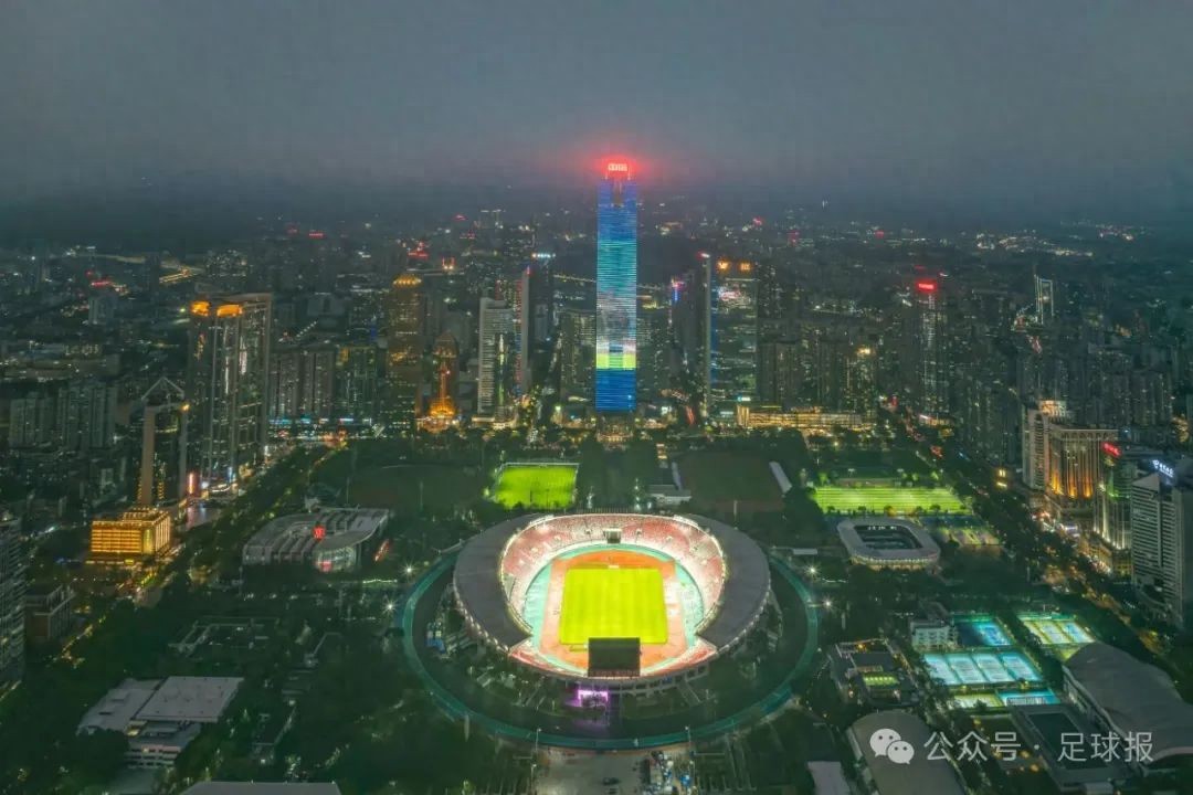 On May 30, I went to Guangzhou to see the "Football Flower"