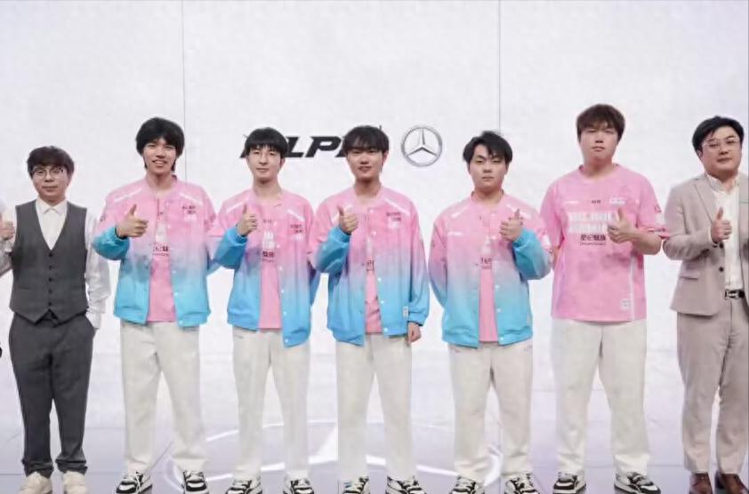TES playoffs were kept to a clean sheet! Half of the strongest all-Chinese class stepped into MSI, and the champion AD became a breakthrough