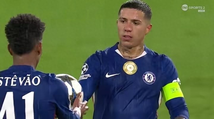 The strongest young squad! Chelsea beats Ajax 5-1 with Enzo passing the penalty; three players under 20 score goals