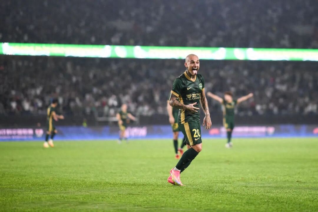 Searching for Mitriță’s “Source of Strength”: Guidance from Two Generations of Romanian Stars, Mental Fortitude as the Key to an Outstanding Player