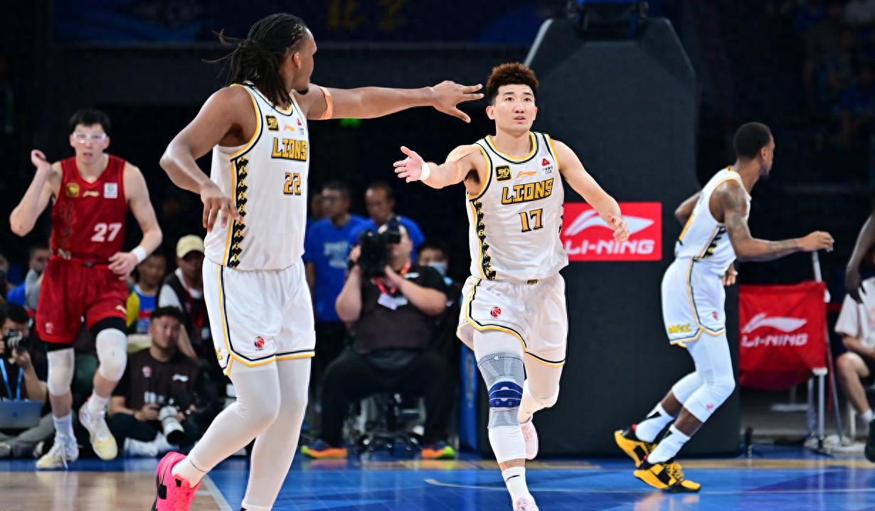 Jermain 0 points, Zhou Qi 4 points, Guangsha 5 people scored a double-double, beat Beijing with 33 points, and won the championship point with a total score of 3-1