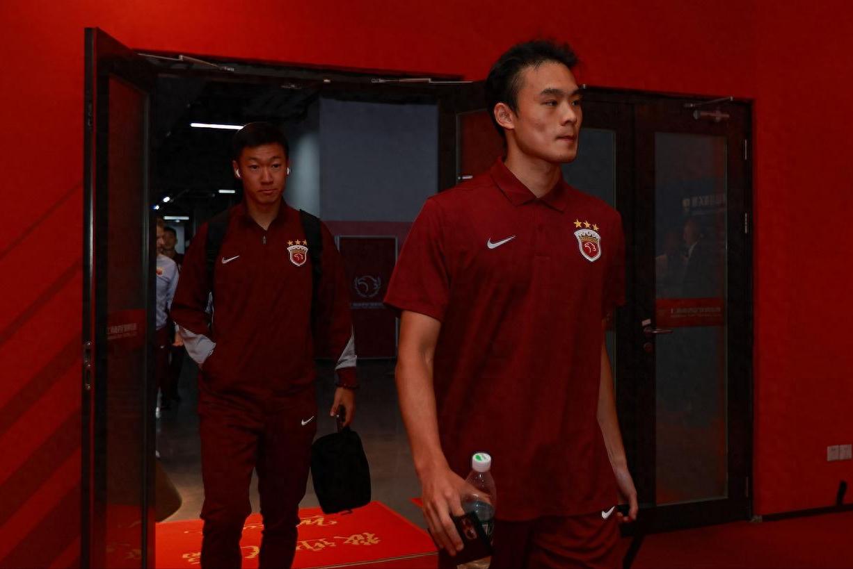 New news of the national football team: Liu Ruofan is injured and absent from Indonesia, plus 2 suspensions, and the 23-man list of the national football team is confirmed