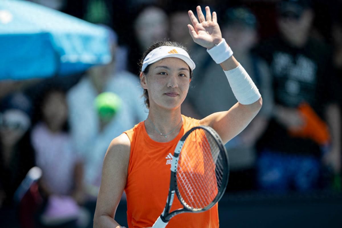 Victory again! Wang Xinyu stuns Noskova and sets three records, fans say: Melbourne Park turns from a curse into a blessing