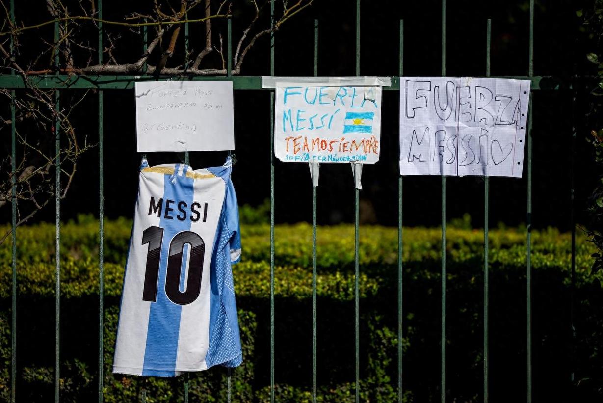 When the Guiding Light Departs: Messi's Brief Pause and the Future of the Pitch