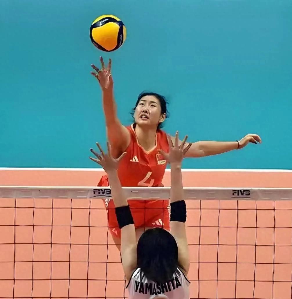 Shandong women's volleyball U20 is too strong! Swept Tianjin 3-0, Li Chenxuan's strong attack + it was a pity not to enter the national team