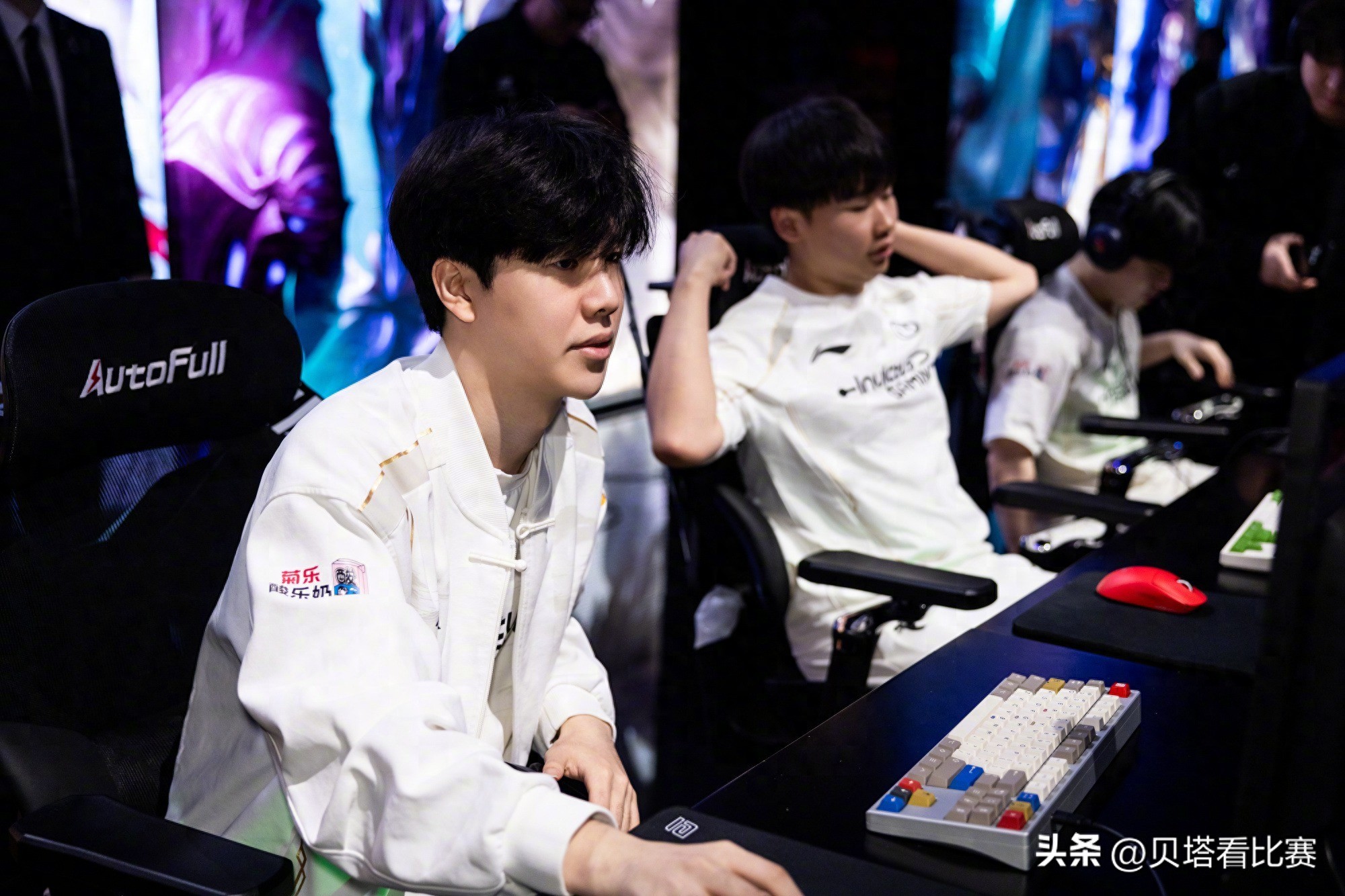 IG2-0橫掃FPX，完成復仇！Theshy蘭博1V2擊殺2人，Care艾克表現不佳