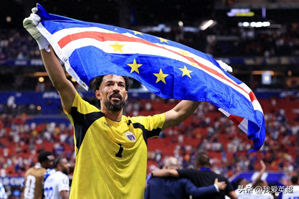 In one day, a staggering 156-fold increase: 40-year-old Cape Verde goalkeeper's followers surge to 7.8 million, surpassing priciest keeper and two NBA superstars