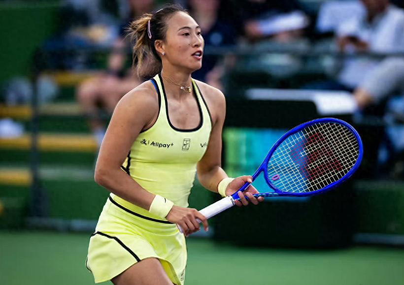 Victory arrives, albeit delayed! Zheng Qinwen advances in debut match, clash with Keys scheduled and deemed a true challenge.