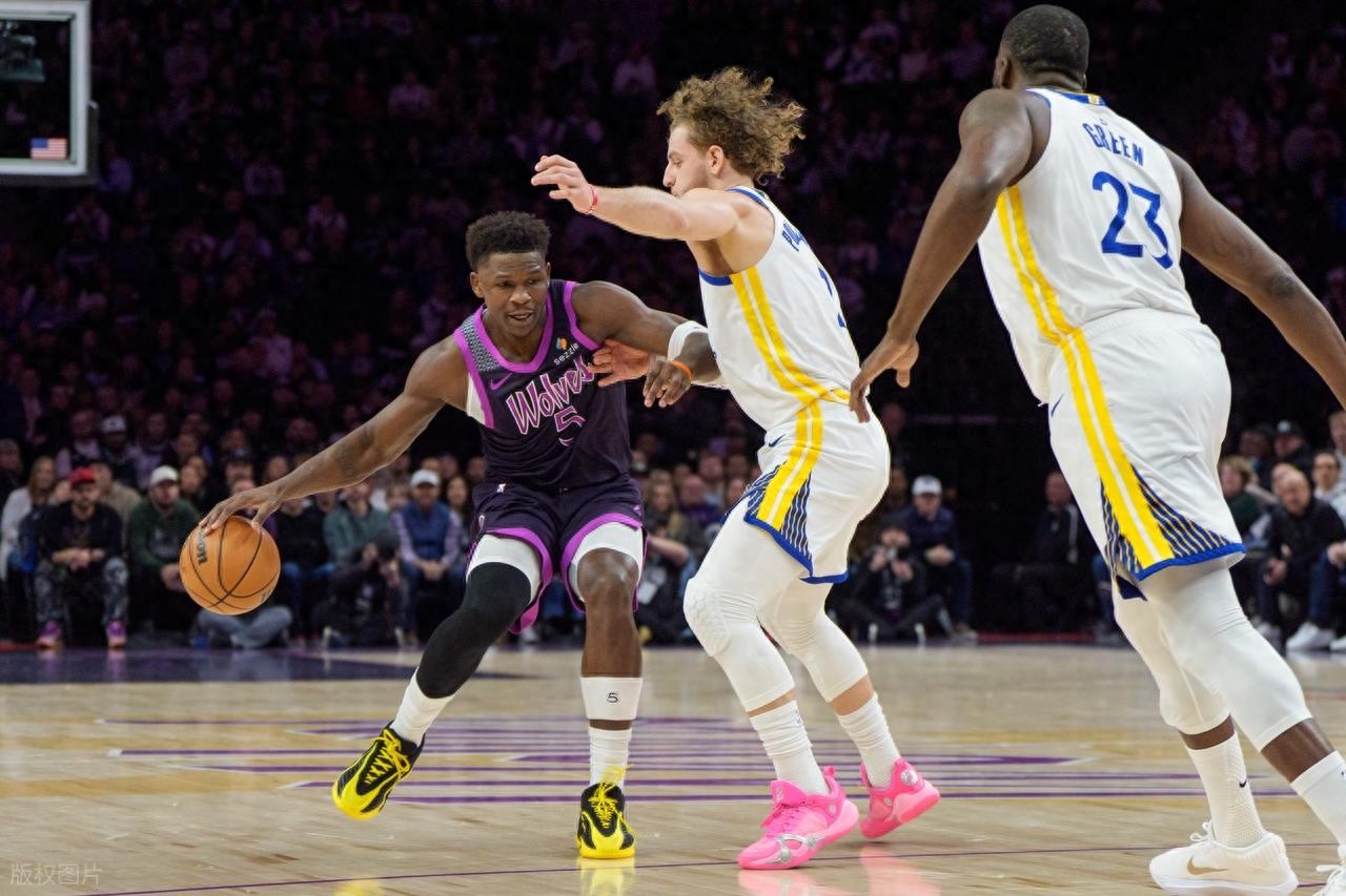 Curry leads with 26 points and 7 assists as the Warriors dominate; Edwards scores 32 points and 11 rebounds but the Timberwolves fall to their fifth straight loss.