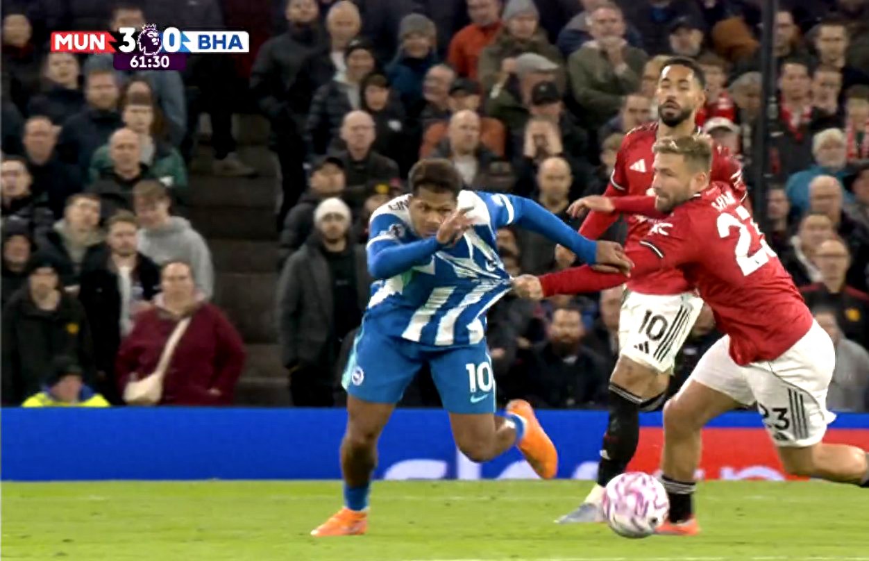 Manchester United players' changing attitude towards Amolin's 3-4-3 formation revealed! One player suffers injury, Cunha confirms the Red Devils' dream