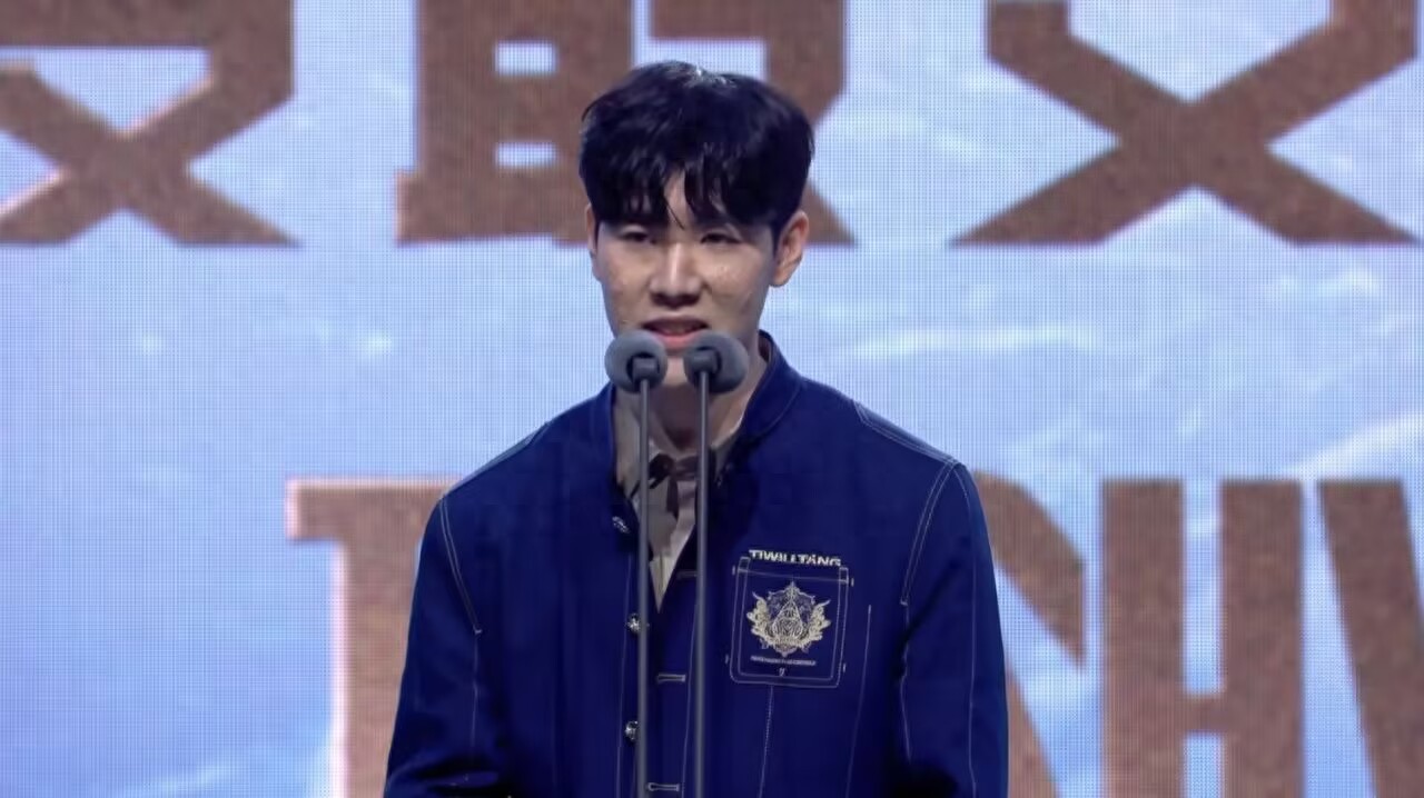 LPL年度MVP選手誕生!最佳中路引發熱議,世界賽八強不如十六強?