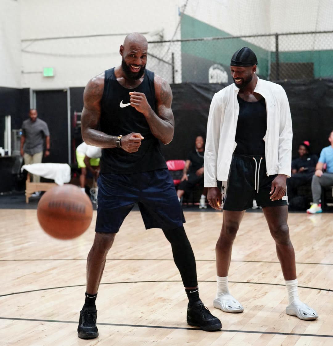 Have James and Wade officially fallen out? They recently trained together, laughing and chatting, dispelling the rumors.