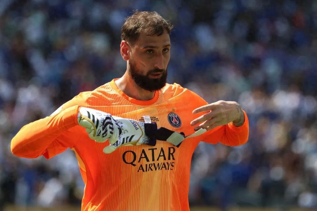 Has &#34;traditional goalkeeper&#34; Donnarumma become a victim of the times?
