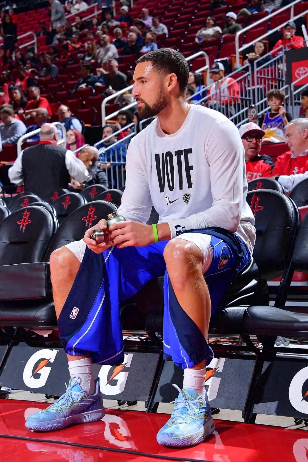 Klay moved to the bench, and the Mavericks dropped to last place.