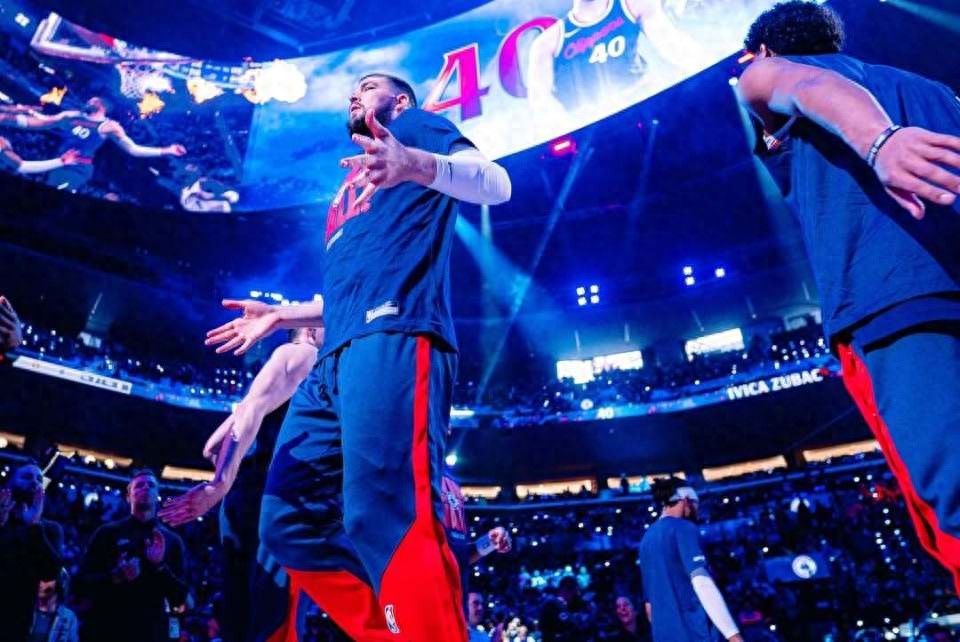 Zubac bids a heartfelt farewell to the Clippers! One of the toughest moments of his life, forever cherishing seven years of memories.