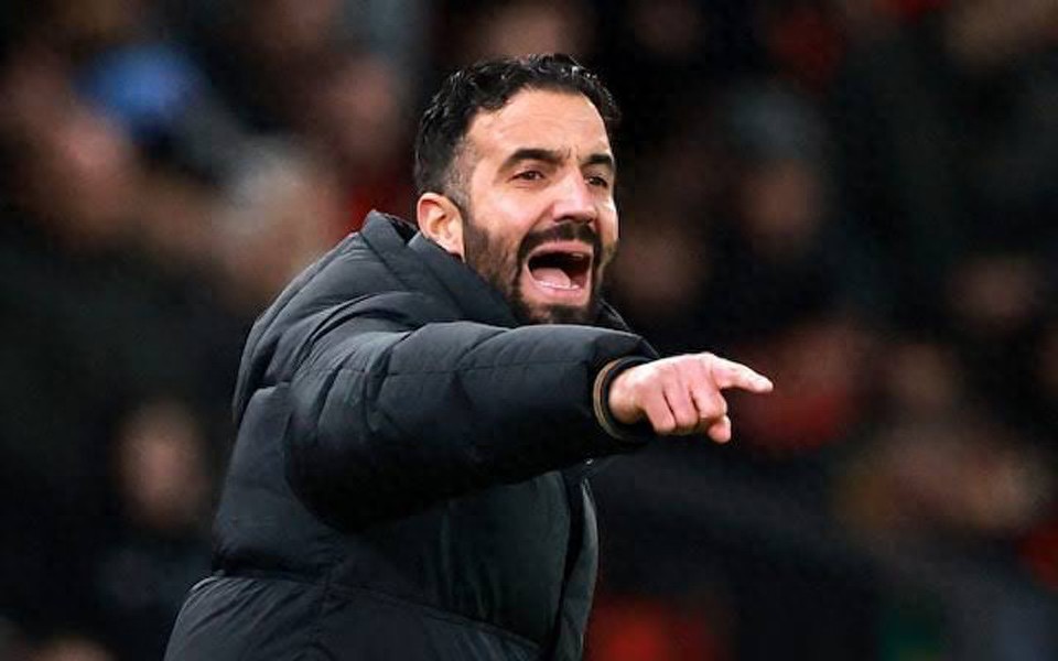 Amorim criticized another Manchester United player again and explained why he was substituted at halftime! The club aims to sell him in the winter transfer window and sign a new striker.