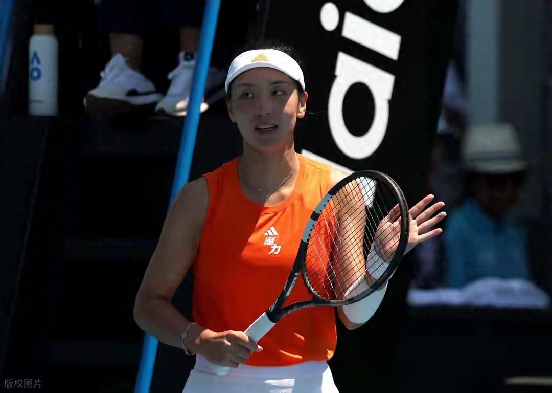 Latest Australian Open update: Wang Xinyu comes back from behind to defeat Ostapenko 2-1, reaching her first career Round of 32.