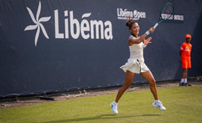 Yuan Yue failed to refresh the best record on the grass court and stopped in the quarterfinals, and was reprimanded by the opponent for winning